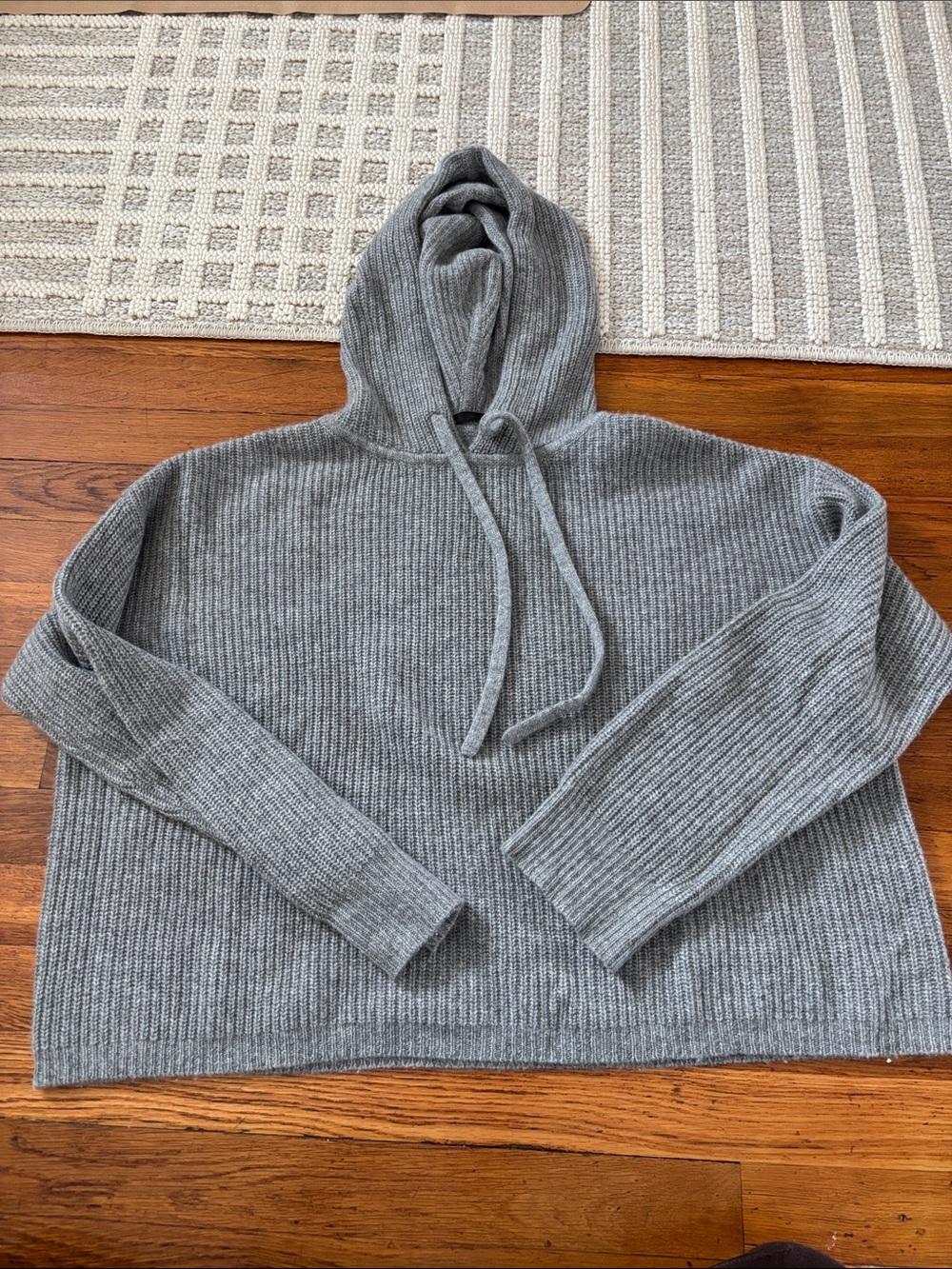 Jenni Kayne 100% cashmere hooded sweater